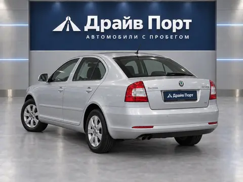 Skoda Octavia 2011, вид сзади