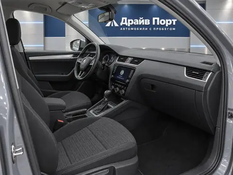 Skoda Octavia 2021, салон