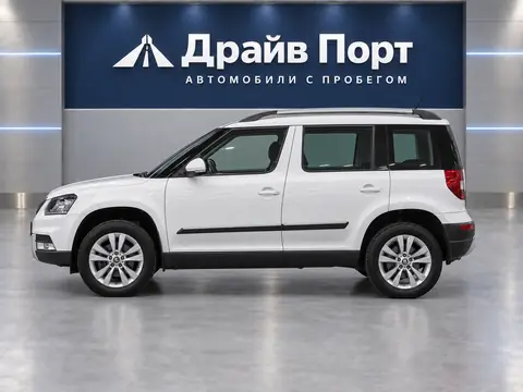 Skoda Yeti 2017, вид сбоку