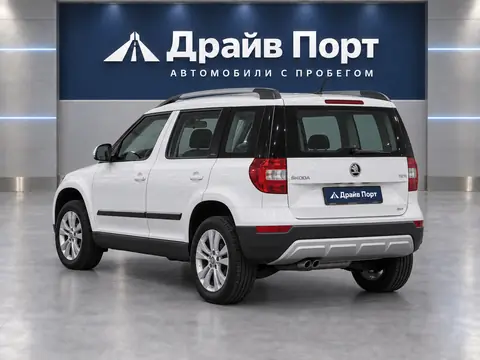 Skoda Yeti 2017, вид сзади