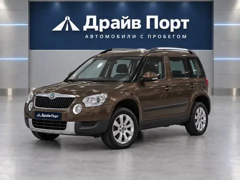 Skoda Yeti 2012, вид спереди
