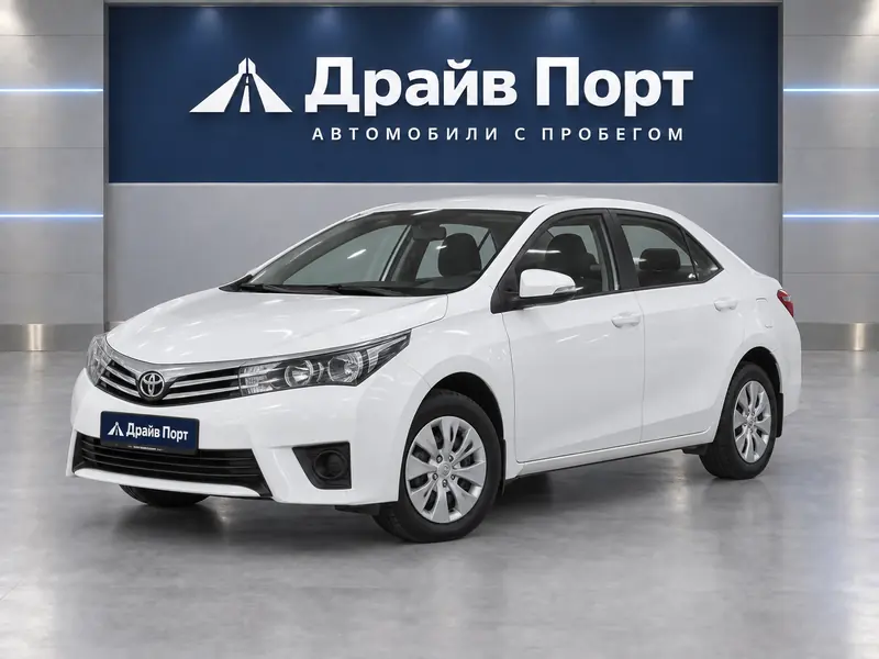 Toyota Corolla 2013 — с пробегом, седан, белый, вид спереди
