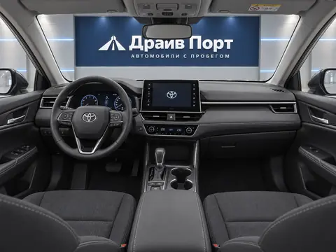 Toyota Camry 2026, панель приборов