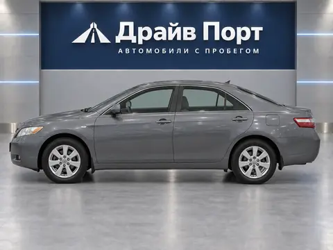 Toyota Camry 2008, вид сбоку