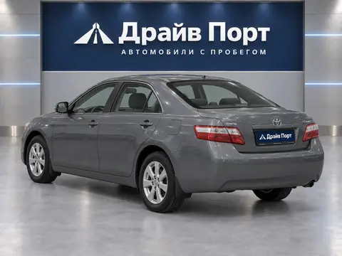 Toyota Camry 2008, вид сзади