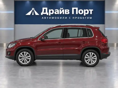Volkswagen Tiguan 2016, вид сбоку
