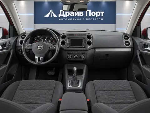 Volkswagen Tiguan 2016, панель приборов