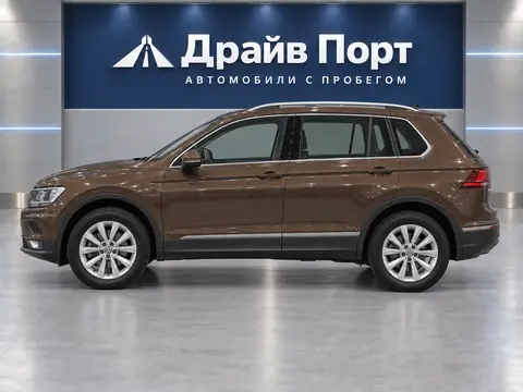 Volkswagen Tiguan 2017, вид сбоку