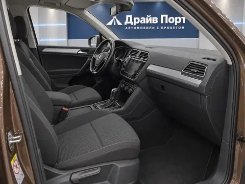 Volkswagen Tiguan 2017, салон