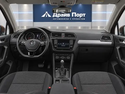 Volkswagen Tiguan 2017, панель приборов