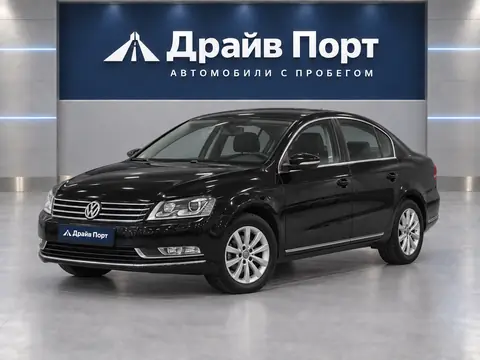 Volkswagen Passat 2012, вид спереди