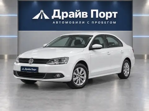 Volkswagen Jetta 2012, вид спереди
