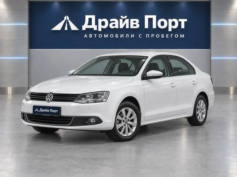 Volkswagen Jetta 2012 — с пробегом, седан, белый, вид спереди