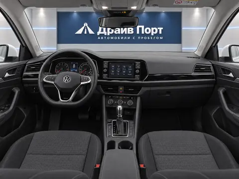Volkswagen Jetta 2023, панель приборов