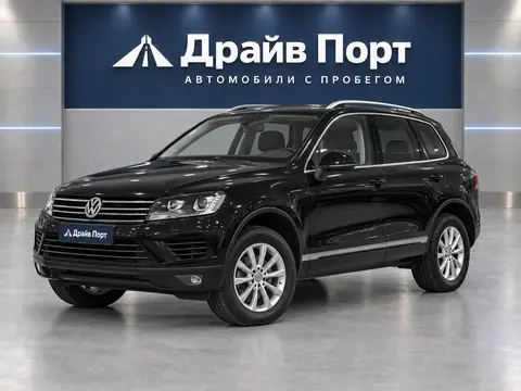 Volkswagen Touareg 2015, вид спереди
