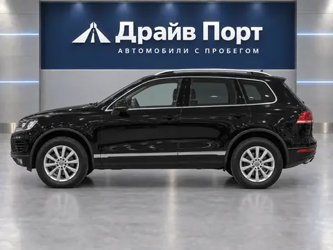 Volkswagen Touareg 2015, вид сбоку
