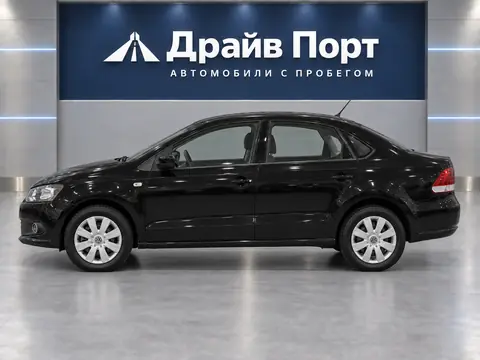 Volkswagen Polo 2012, вид сбоку
