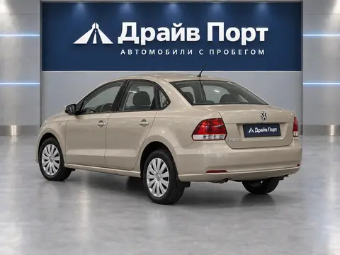Volkswagen Polo 2015, вид сзади