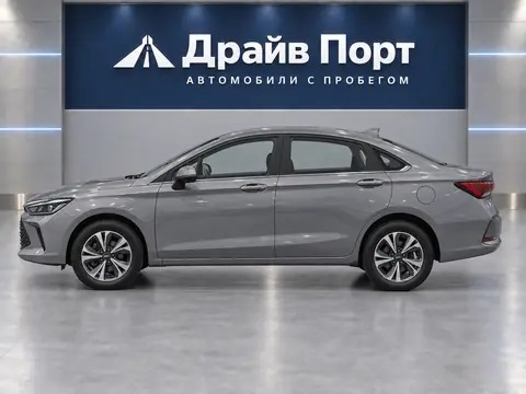 BAIC U5 Plus 2025, вид сбоку