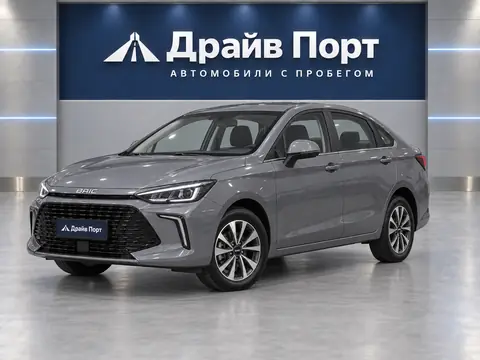 BAIC U5 Plus 2025, вид спереди