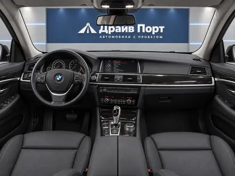 BMW 520d GT 2016, панель приборов