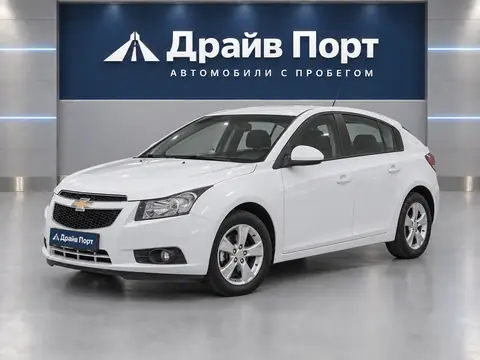 Chevrolet Cruze 2012, вид спереди