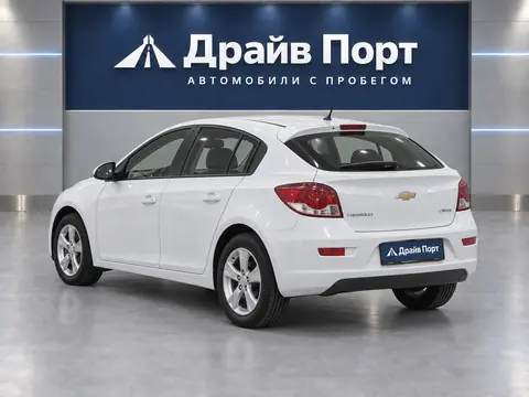 Chevrolet Cruze 2012, вид сзади