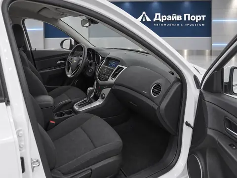Chevrolet Cruze 2012, салон