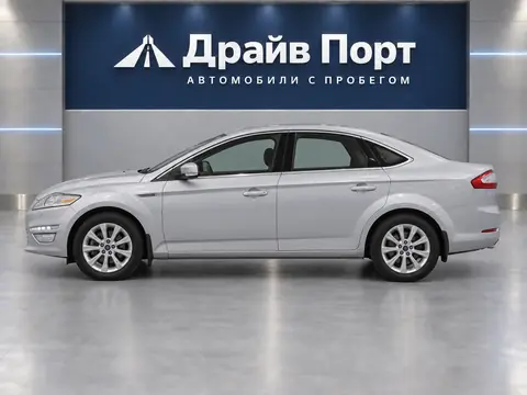 Ford Mondeo 2012, вид сбоку