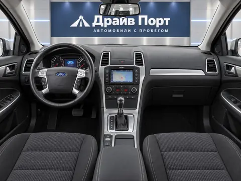 Ford Mondeo 2012, панель приборов