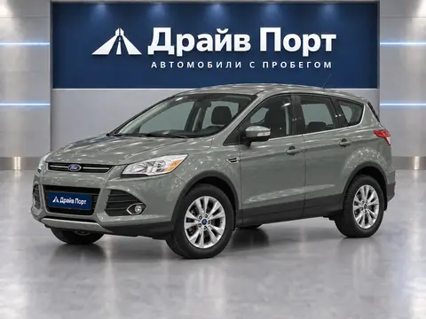 Ford Kuga 2012, вид спереди