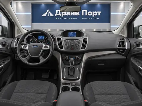 Ford Kuga 2012, панель приборов
