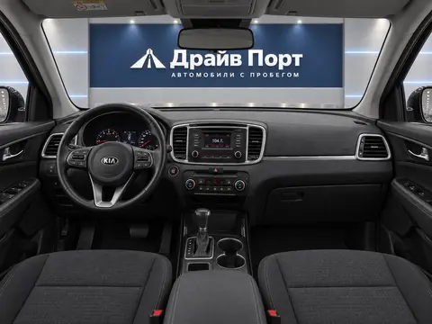 Kia Sorento 2015, панель приборов