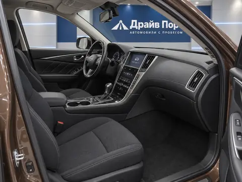 Infiniti Q50 2014, салон