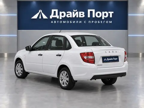 Lada Granta 2024, вид сзади