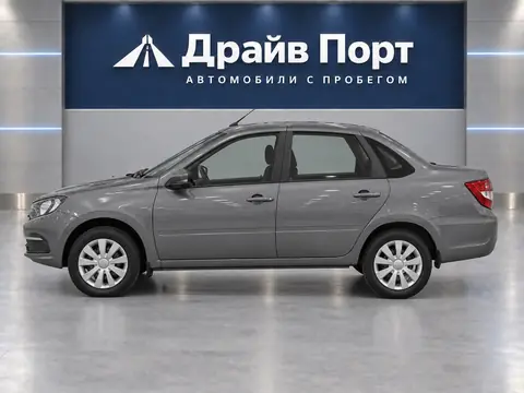 Lada Granta 2020, вид сбоку