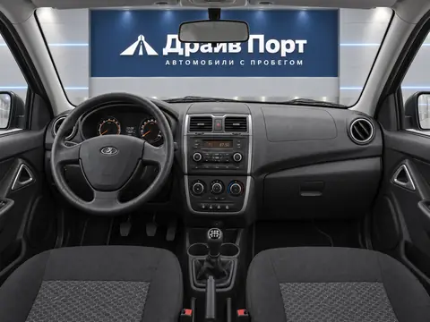 Lada Granta 2020, панель приборов