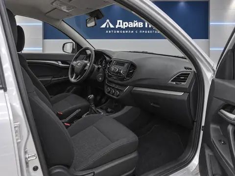 Lada Vesta 2019, салон
