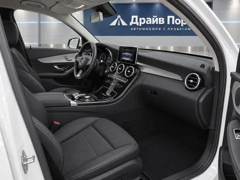 Mercedes-Benz C 180 2015, салон