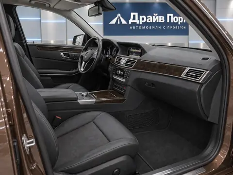 Mercedes-Benz E 300 2013, салон