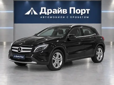 Mercedes-Benz GLA 250 2015, вид спереди