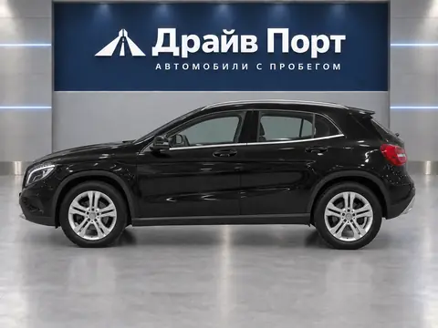 Mercedes-Benz GLA 250 2015, вид сбоку