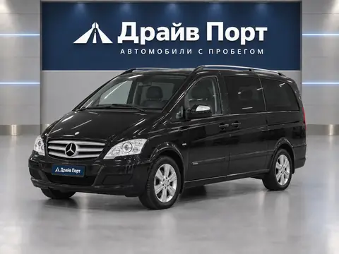 Mercedes-Benz Viano 2011, вид спереди