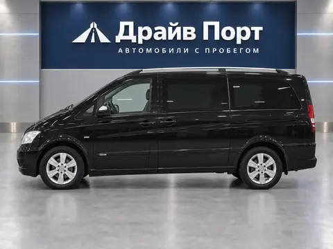 Mercedes-Benz Viano 2011, вид сбоку