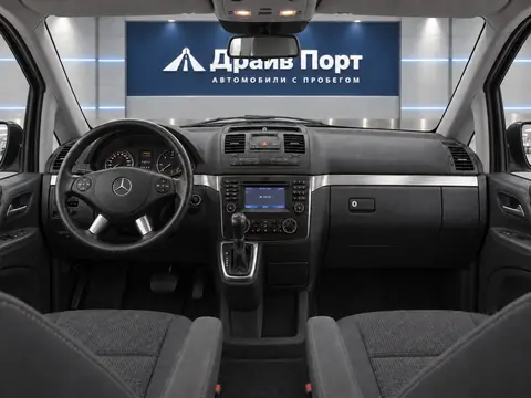 Mercedes-Benz Viano 2011, панель приборов