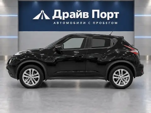 Nissan Juke 2015, вид сбоку