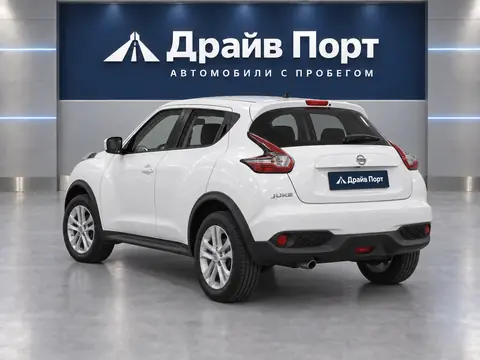 Nissan Juke 2014, вид сзади