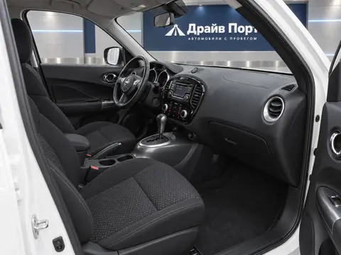 Nissan Juke 2014, салон