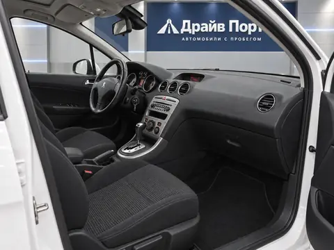 Peugeot 308 2008, салон