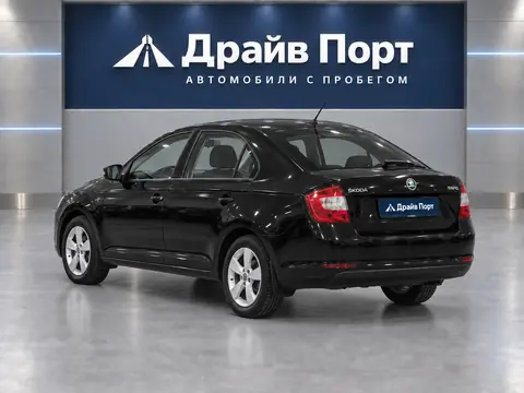 Skoda Rapid 2015, вид сзади